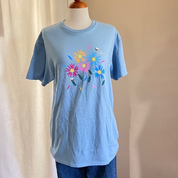 100% Cotton Floral Grandmacore Tee - Picture 2 of 3